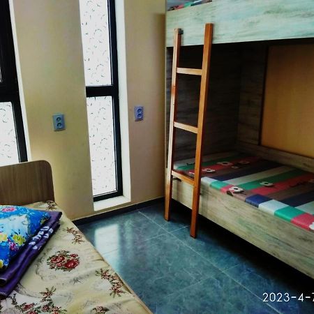 Tastaq Hostel Ałma Ata Zewnętrze zdjęcie